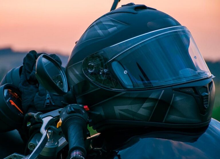 Kask motocyklowy to prawdziwy MVP drogi